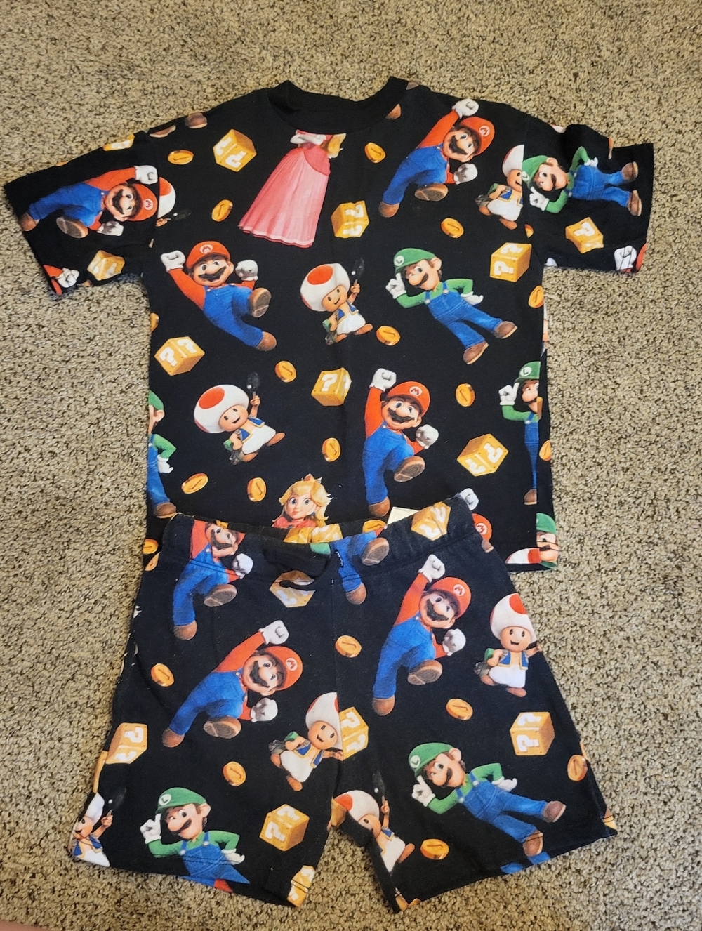 Mario Outfit sz 5-6